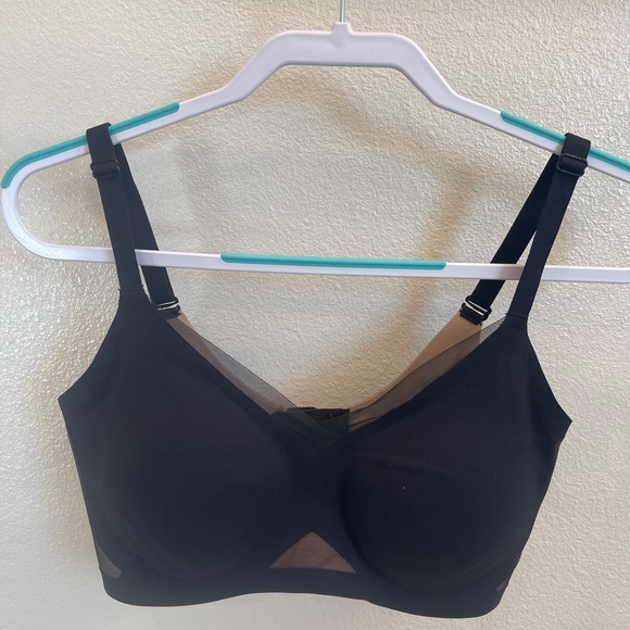 Honeylove Cross Over Bra - Picture 3 of 5